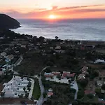 Rizomata Luxury Villa *